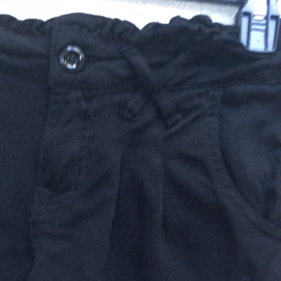 Black Bebop ruffle waist shorts Size 3 - Picture 3 of 4